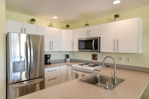 Spacious Kitchen for Family Favorites