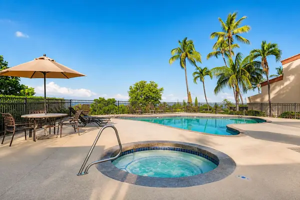 Hot tub & pool area