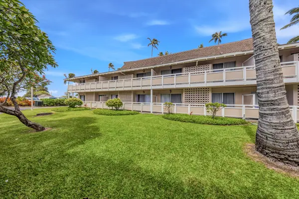 Lush Exterior Grounds & Garden Lawn