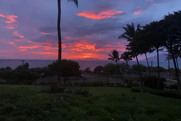 Breathtaking Maui Sunrise Over The Pacific