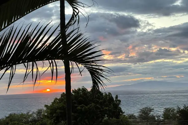 Breathtaking Maui Sunset Over The Pacific