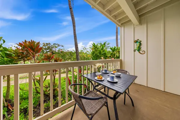 Covered Lanai with Dining Table and Tropical Views
