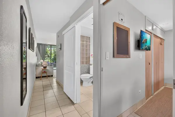 Paki Maui 120 | King Bed, Garden Lanai & Oceanfront Pool.