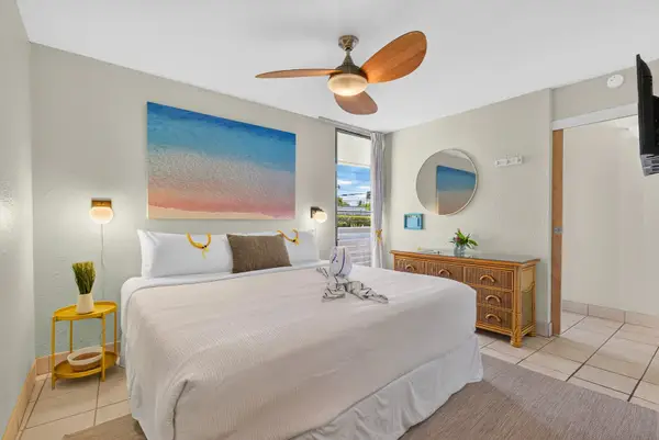 Paki Maui 120 | King Bed, Garden Lanai & Oceanfront Pool.