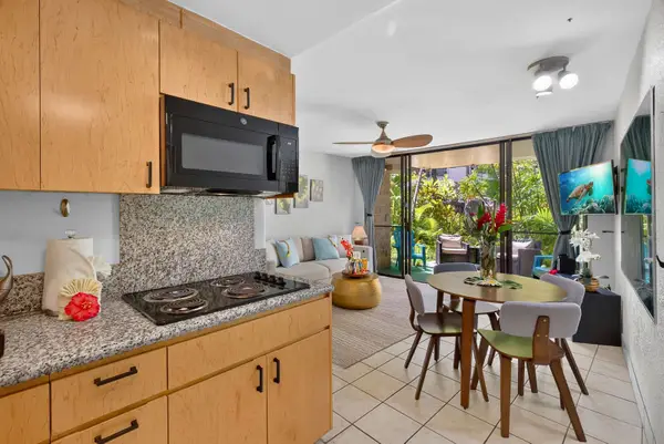 Paki Maui 120 | King Bed, Garden Lanai & Oceanfront Pool.