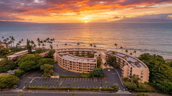 Paki Maui 120 | King Bed, Garden Lanai & Oceanfront Pool.