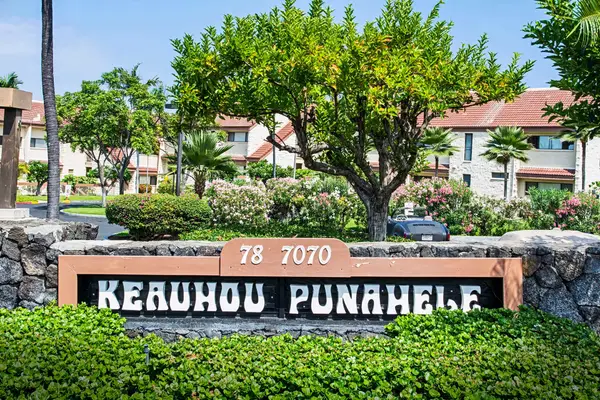 Keauhou Punahele resort entrance sign