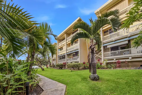 Kona Bali Kai grounds
