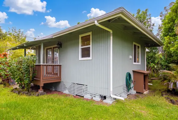 Island Rainforest Grove – Two comfortable homes on one spacious lot that are close to beaches and waterfalls!