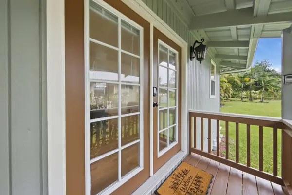 Island Rainforest Grove – Two comfortable homes on one spacious lot that are close to beaches and waterfalls!