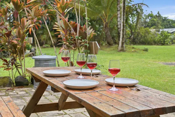 Island Rainforest Grove – Two comfortable homes on one spacious lot that are close to beaches and waterfalls!
