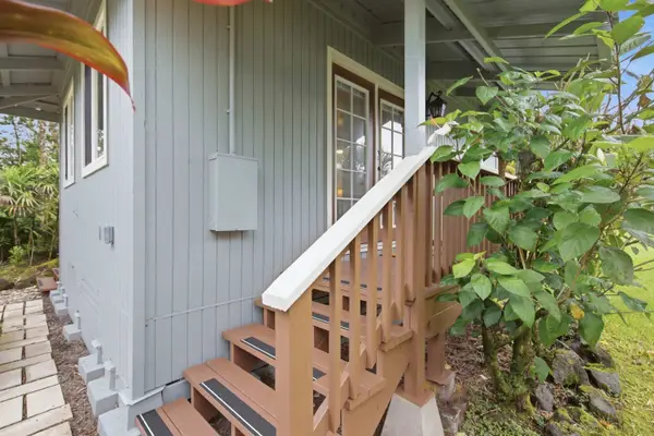 Island Rainforest Grove – Two comfortable homes on one spacious lot that are close to beaches and waterfalls!