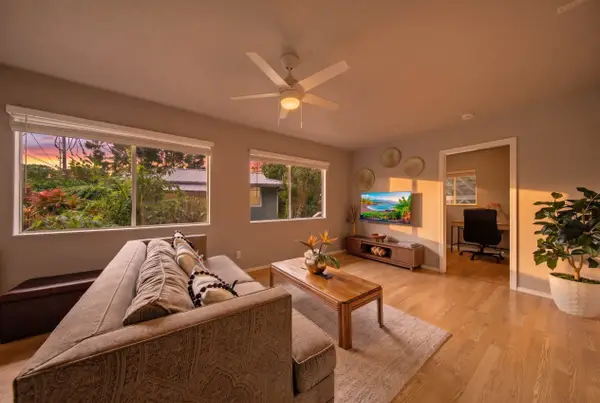 Island Rainforest Grove – Two comfortable homes on one spacious lot that are close to beaches and waterfalls!