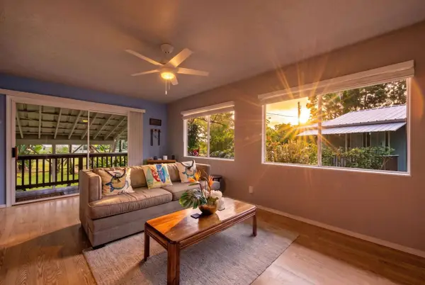 Island Rainforest Grove – Two comfortable homes on one spacious lot that are close to beaches and waterfalls!