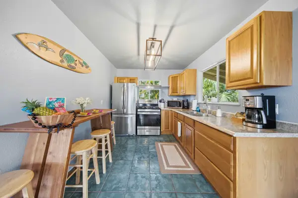 Island Rainforest Grove – Two comfortable homes on one spacious lot that are close to beaches and waterfalls!