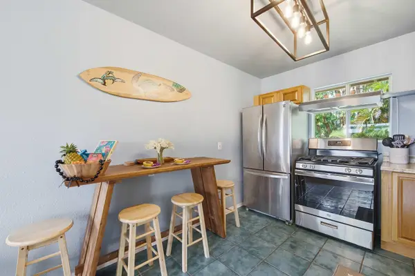 Island Rainforest Grove – Two comfortable homes on one spacious lot that are close to beaches and waterfalls!