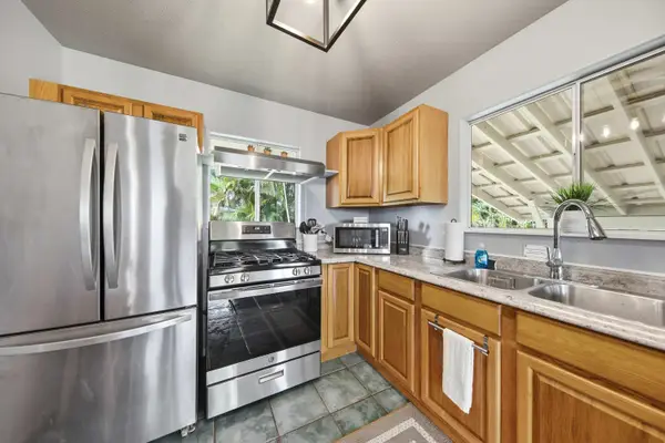 Island Rainforest Grove – Two comfortable homes on one spacious lot that are close to beaches and waterfalls!