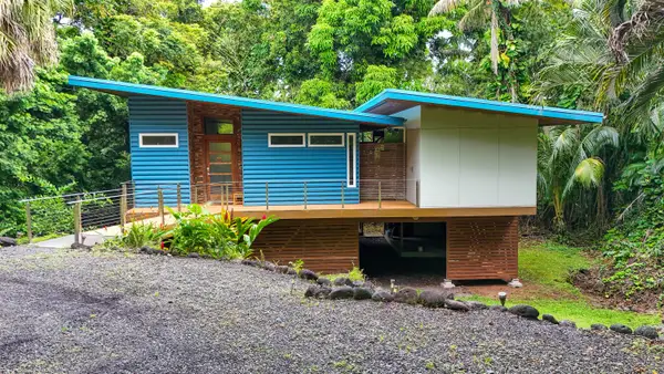 Tranquil Island Escape at Kehena Beach