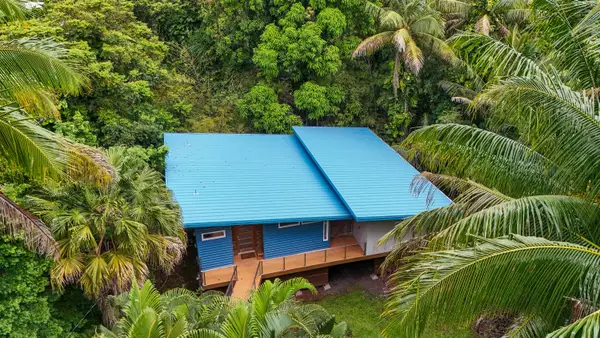 Tranquil Island Escape at Kehena Beach