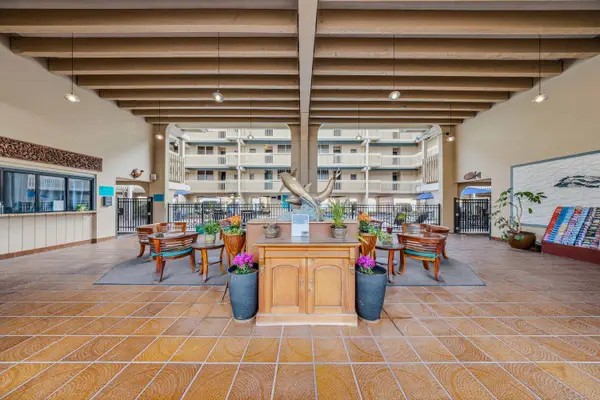 Welcome to Kona Bali Kai Lobby