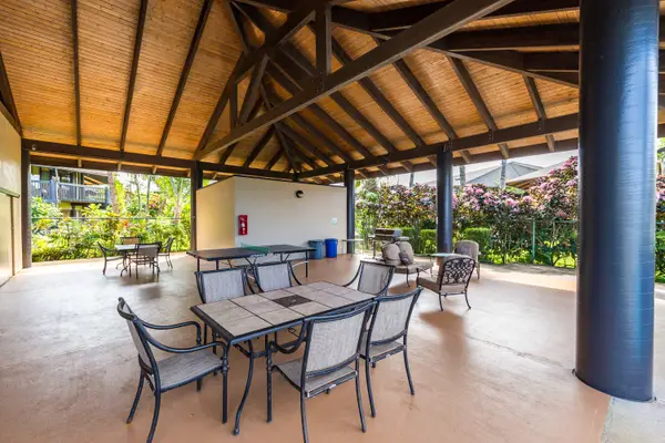 Community seating on Mauna Kai grounds
