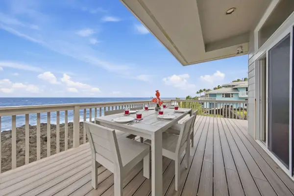 Oceanfront lanai