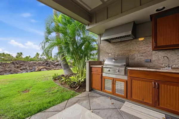 Outdoor kitchen