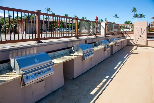 Outdoor Grilling With Resort Style Comfort