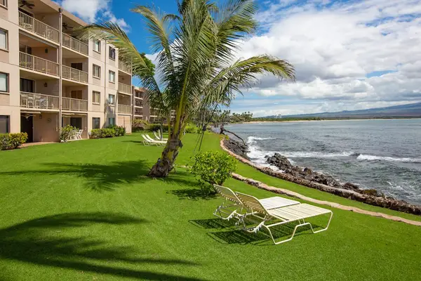 Oceanfront Lawn For Quiet Moments
