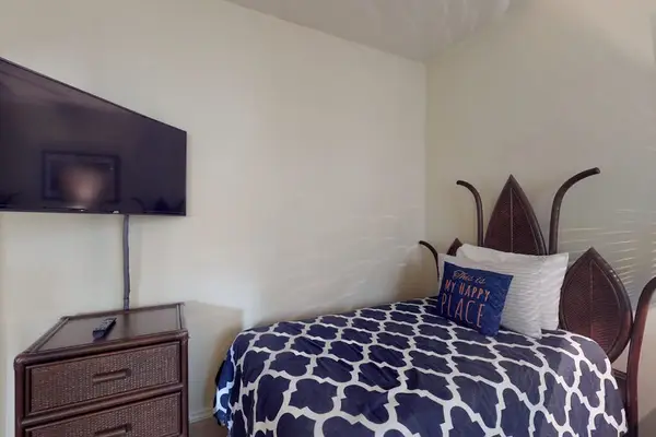 Twin bedroom with plenty of natural light