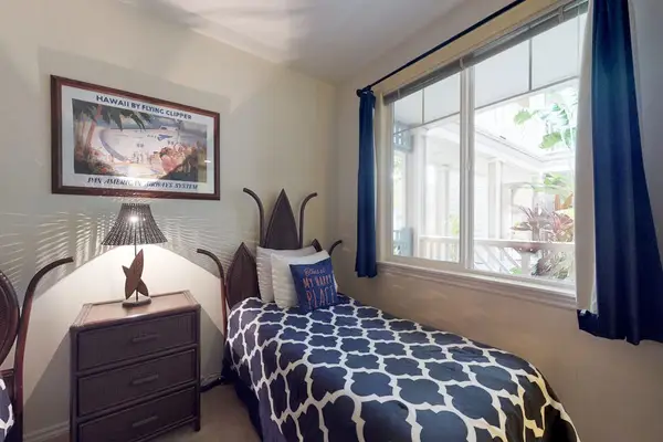 Inviting twin bedroom for family or friends