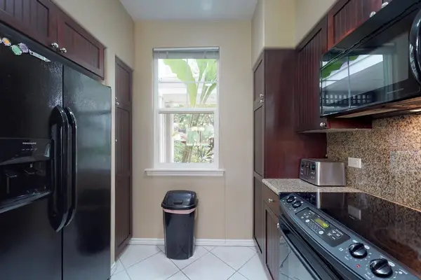 Well-equipped kitchen for extended stays