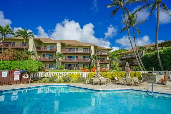 Resort Style Pool Paradise