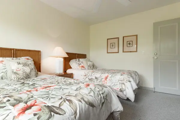 Cozy Guest Bedroom Setup with Two Twin Beds