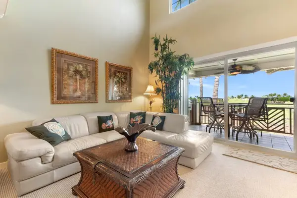 Open Living With Scenic Lanai Access