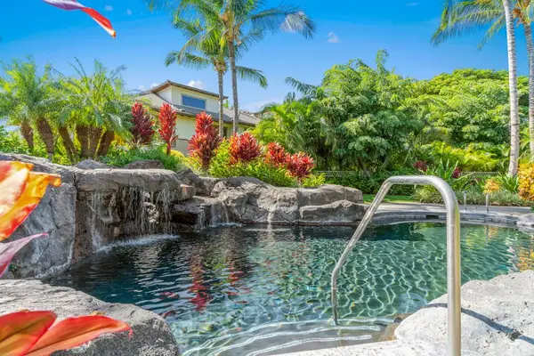 Resort Style Lagoon Pool Paradise