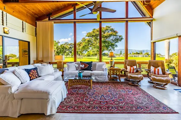 Grand Great Room With Vaulted Ceilings