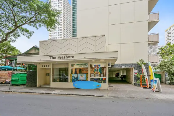 Enjoy a comfortable stay in a conveniently located property building with an inviting atmosphere.