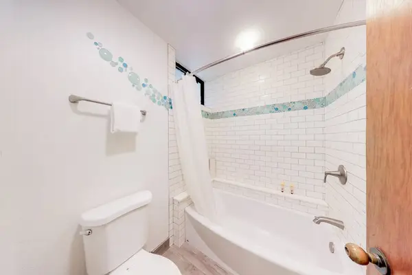 Full Bathroom With Soaking Tub