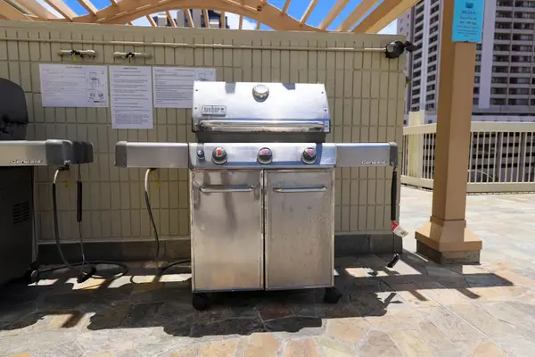 Fire up the community barbecue grills for outdoor dining with family and friends during your Waikiki stay.