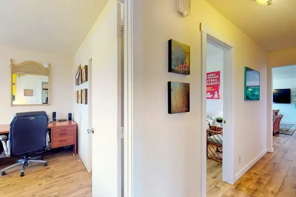 Hallway for all rooms