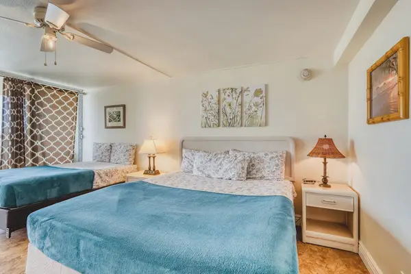 Comfortable studio featuring both a king and double bed for flexible sleeping arrangements.