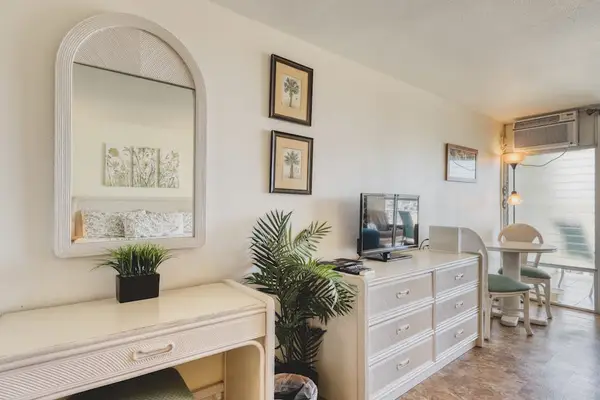 A bright studio with thoughtful touches for a comfortable stay.