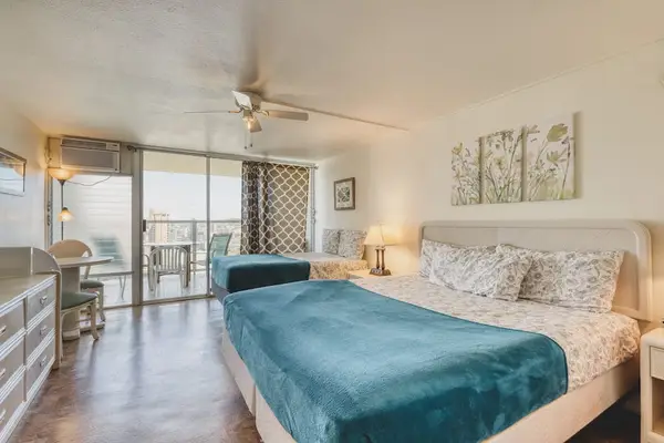 Open studio layout with easy access to the private lanai.