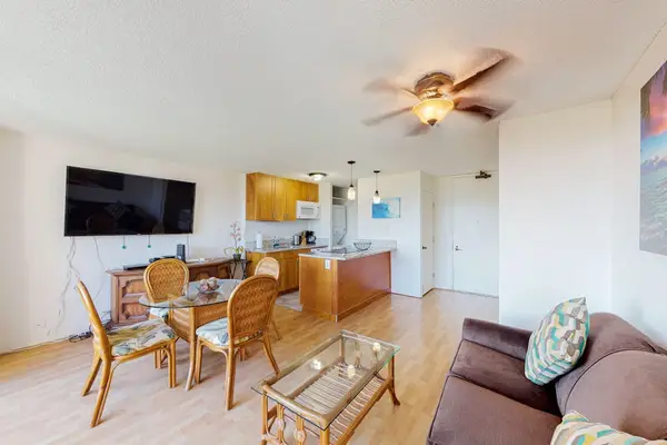 Relax, dine, and cook in this bright open space