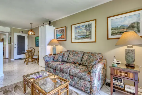 Cozy Coastal Living Filled With Island Charm