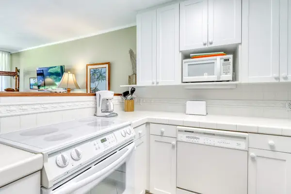 Light Filled Kitchen With Everything You Need