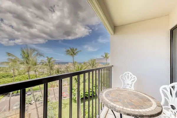 Private Balcony With Ocean Breeze