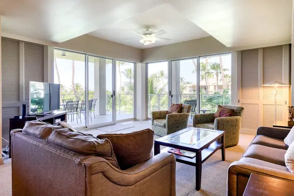 Bright Living Room Overlooking The Lanai