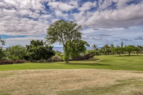Beautiful, tranquil outdoor surroundings with distant sea views for the ultimate escape